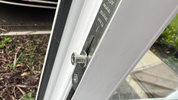 Window locking mechanisms